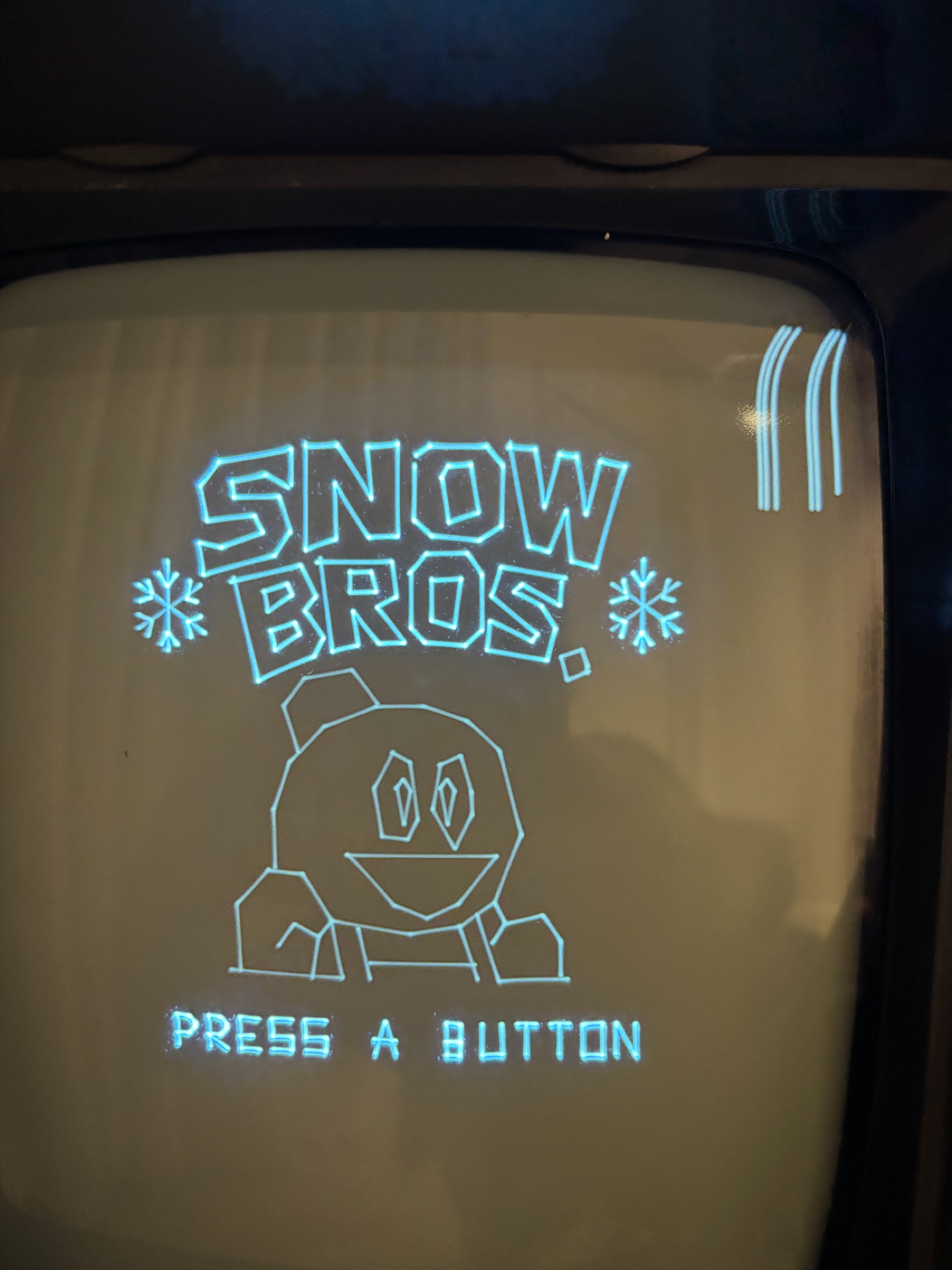 The pause sign on the console while the game is held